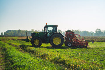 Anche tu sorridi quando vedi un trattore? Farmer Suit