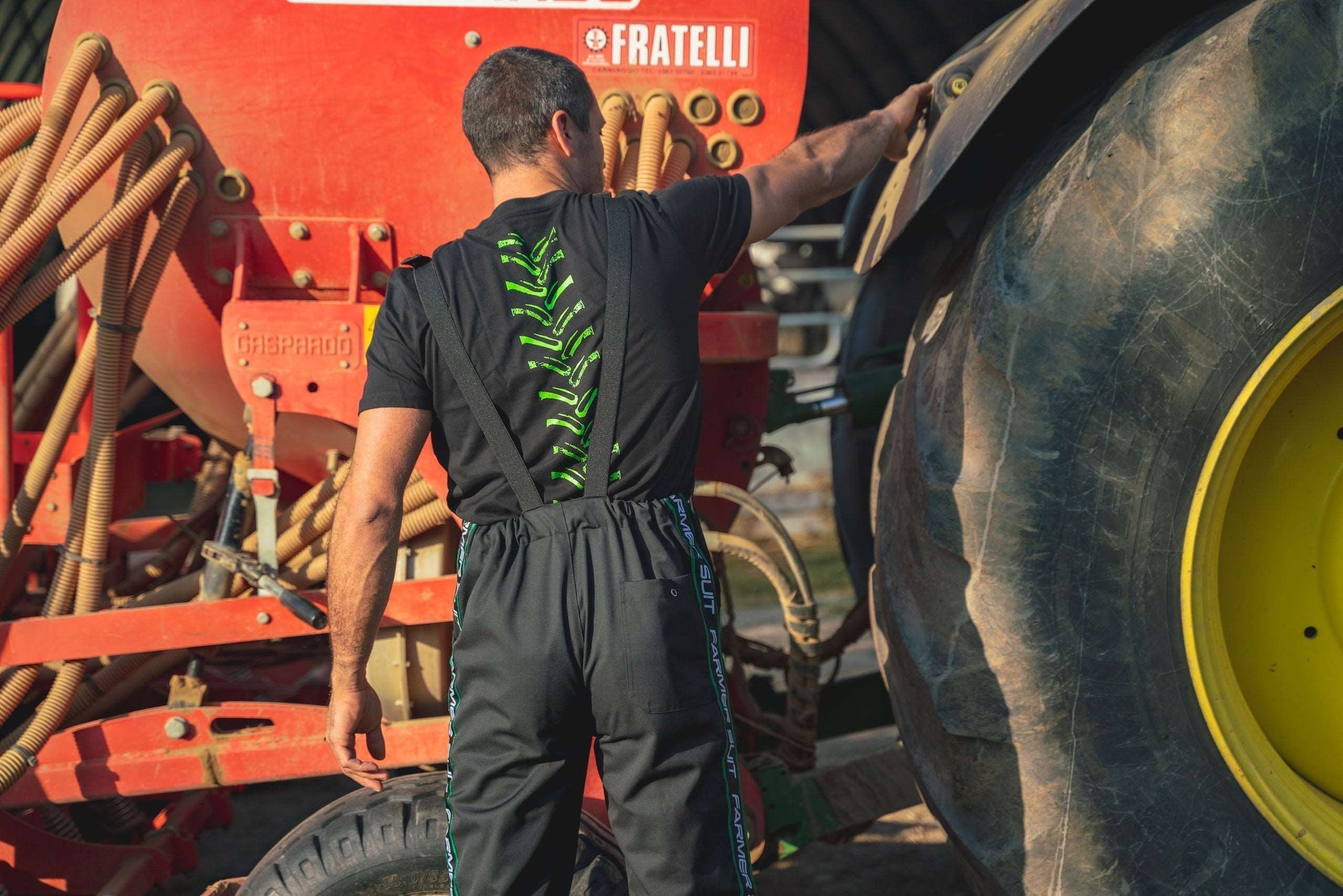 T-Shirt Uomo - Green Farmer Suit